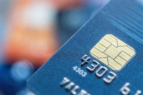 how do credit card chips work